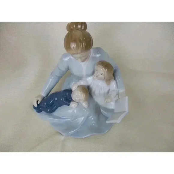 A mother's touch Avon figurine‎ Mother's Day gift collectible Figurine Unique - Picture 2 of 7